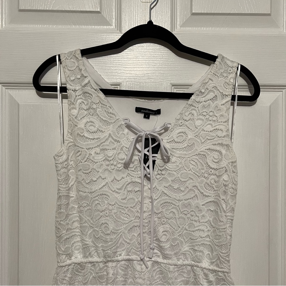 π *NEW*β Forever 21 - Womans Lace Romper - Picture 2 of 9
